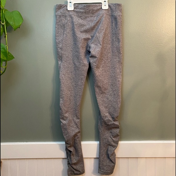 Ivivva Leggings, grey rouched, great condition, no signs of wear Size - 14 kids - Picture 2 of 4